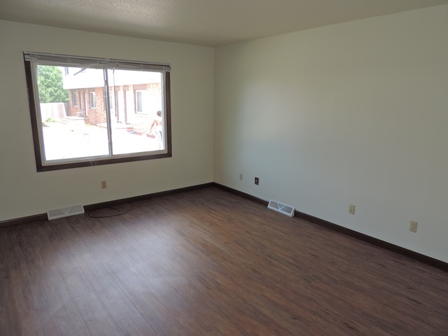 1102Hollywood Blvd, Iowa City, IA 52240