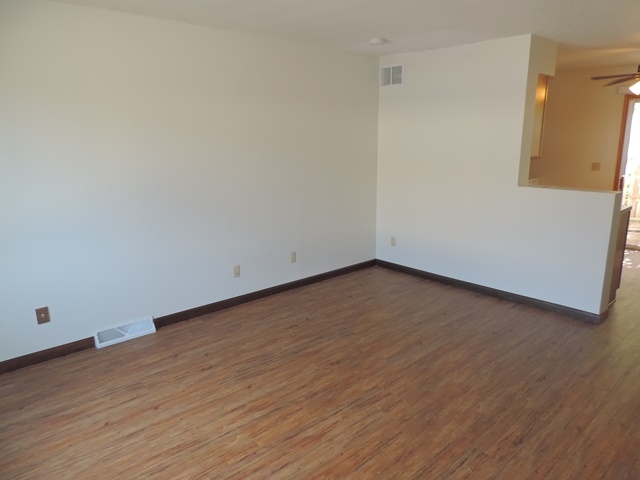 1102Hollywood Blvd, Iowa City, IA 52240