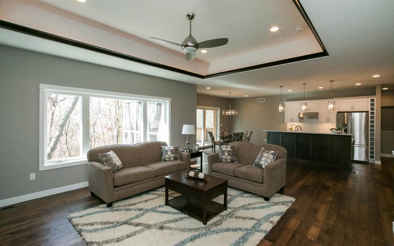 2752MUDDY CREEK LN, Coralville, IA 52241