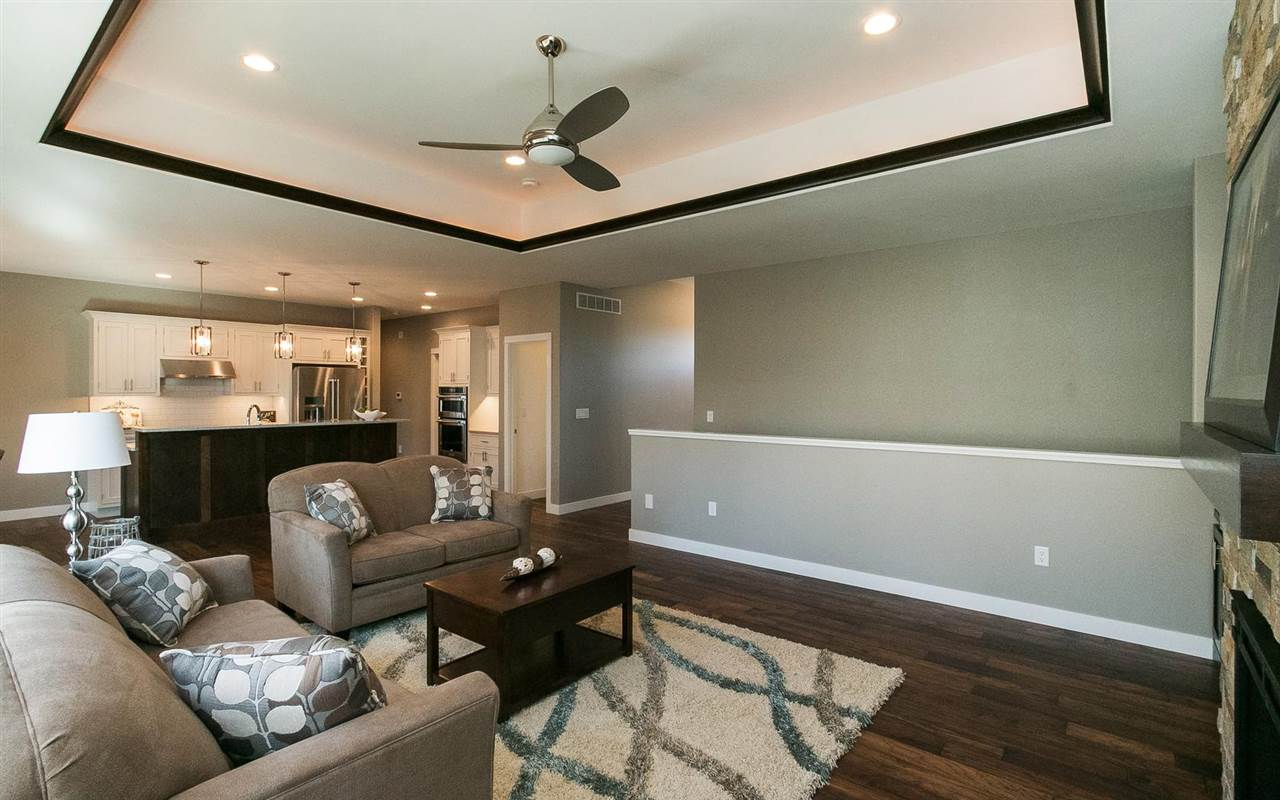 2752MUDDY CREEK LN, Coralville, IA 52241