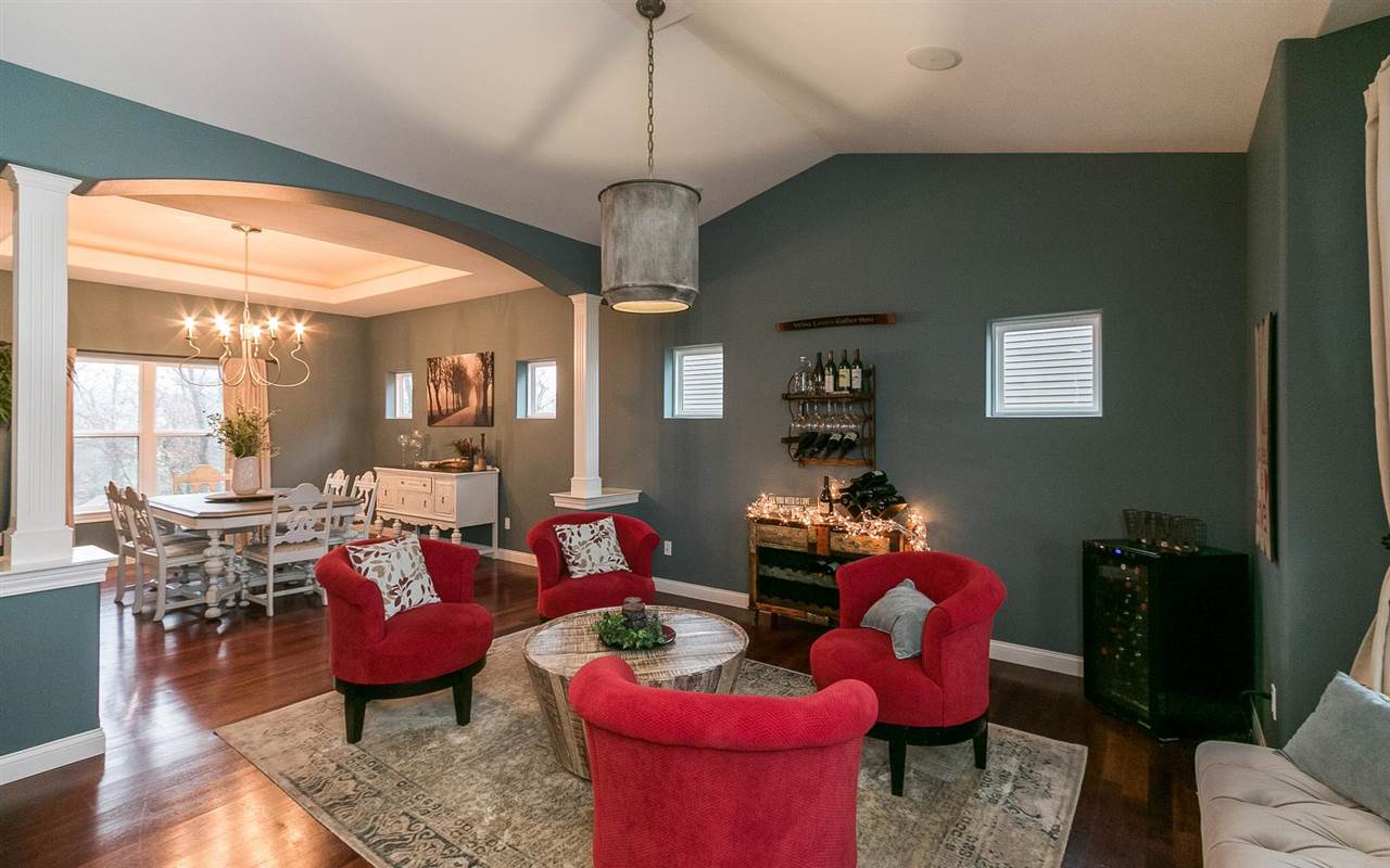 2002Diamond Mil Cir, Coralville, IA 52241