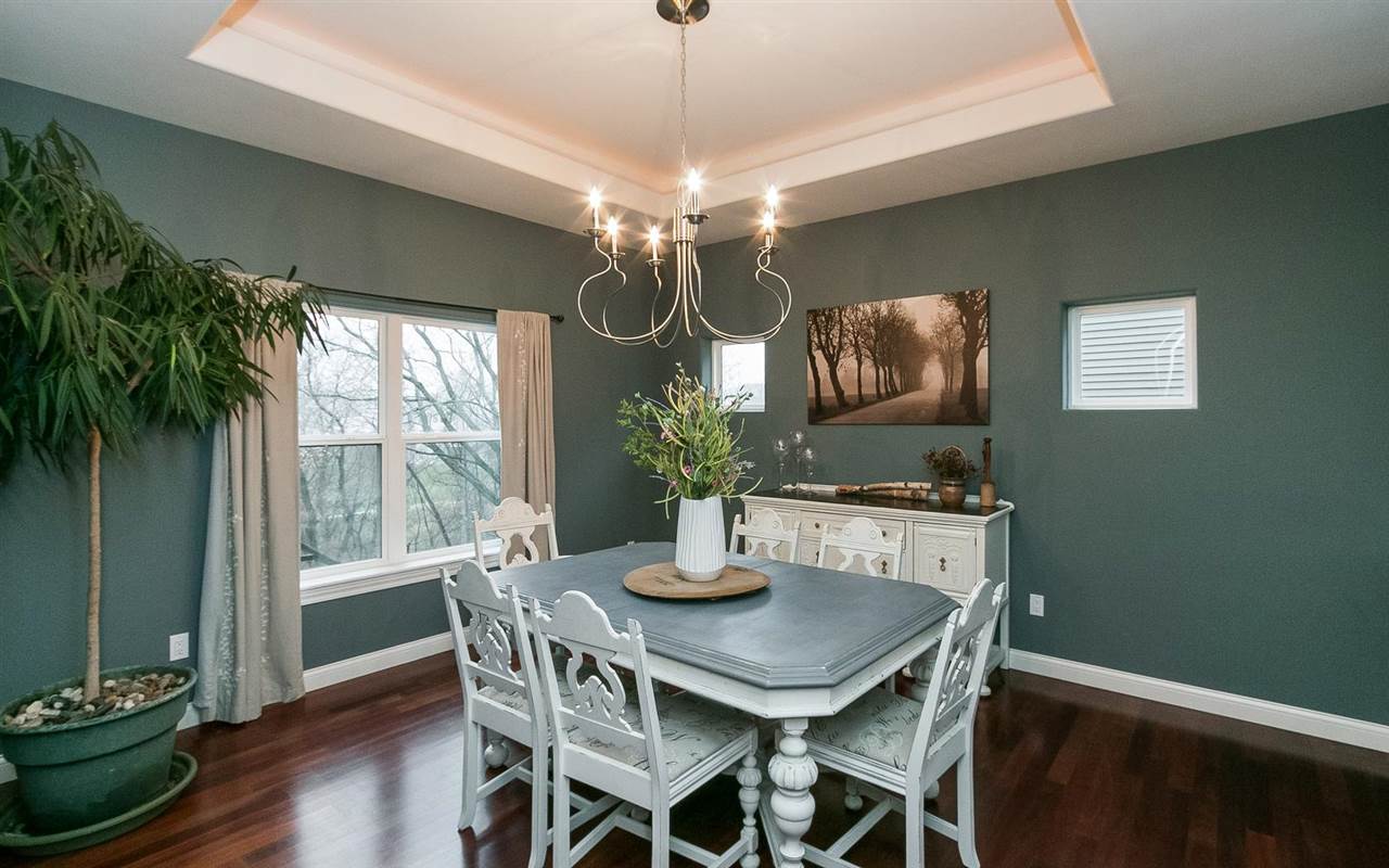 2002Diamond Mil Cir, Coralville, IA 52241