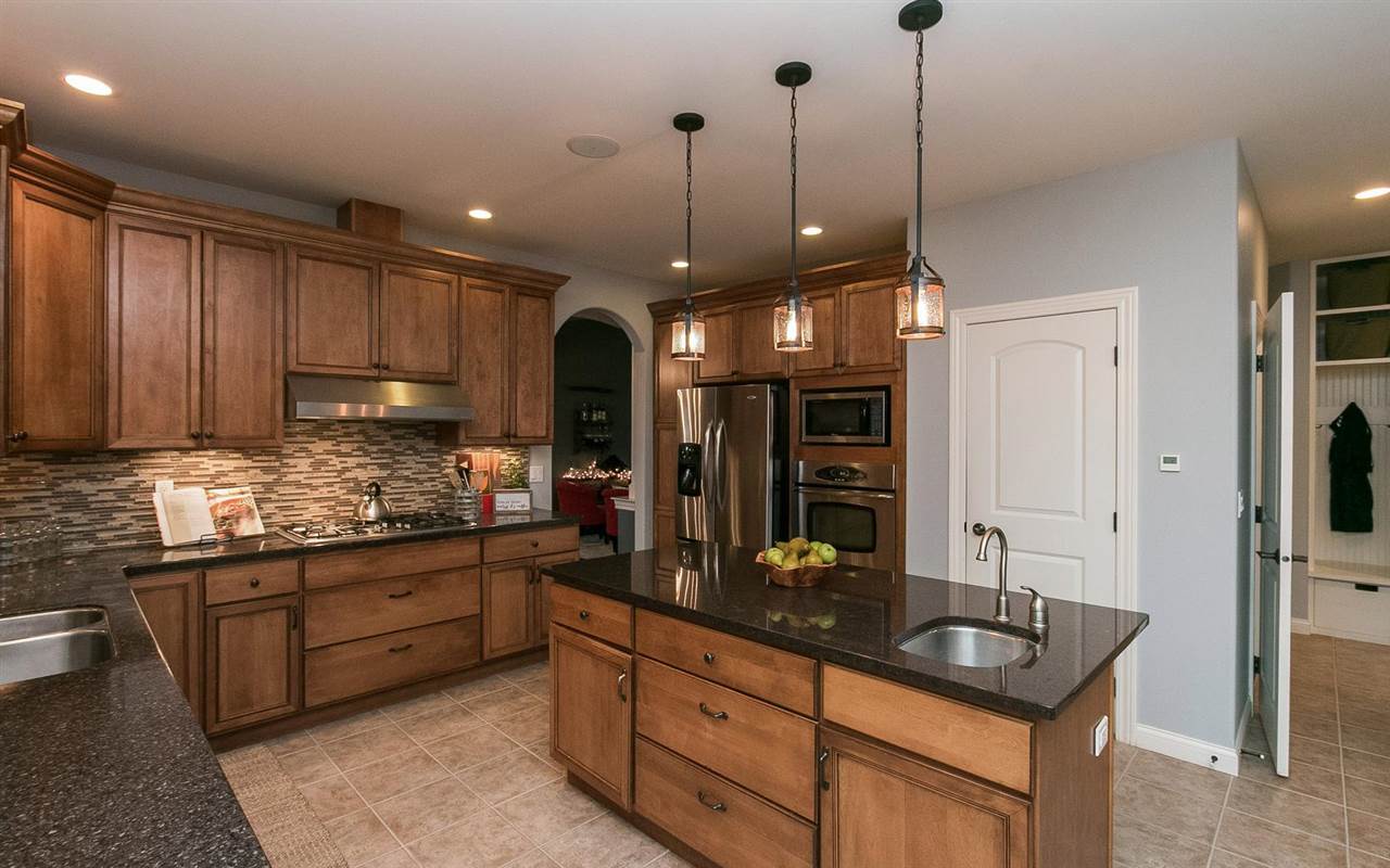 2002Diamond Mil Cir, Coralville, IA 52241