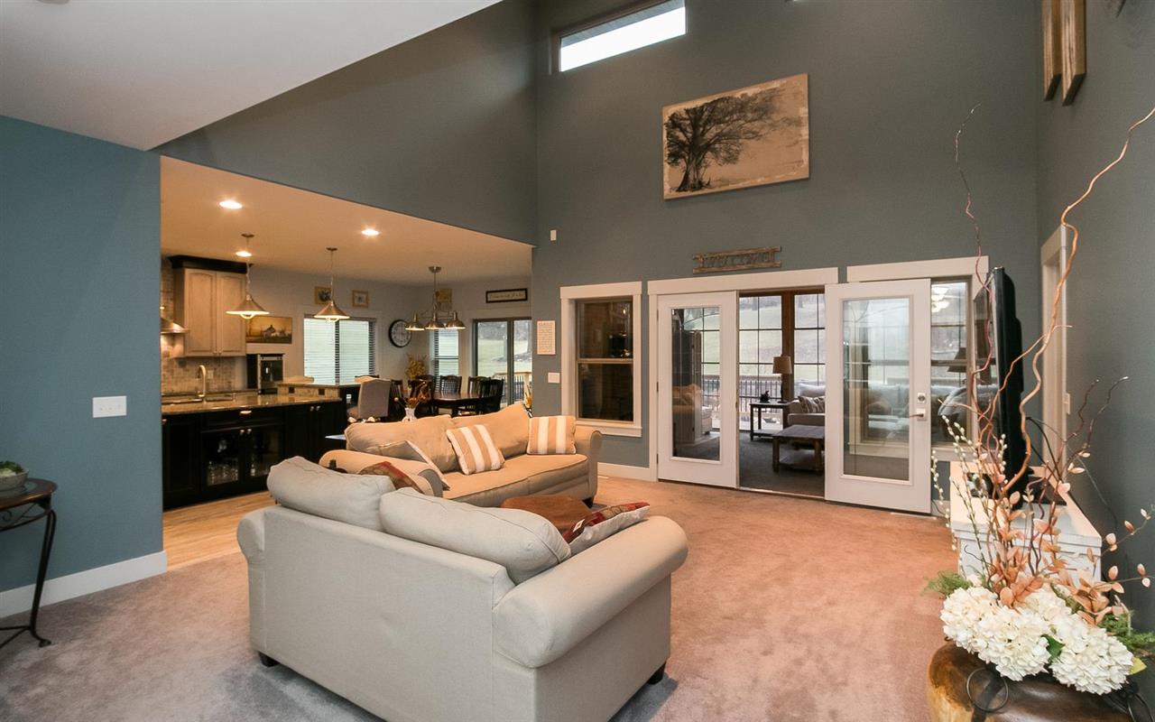 2448MUDDY CREEK LN, Coralville, IA 52241