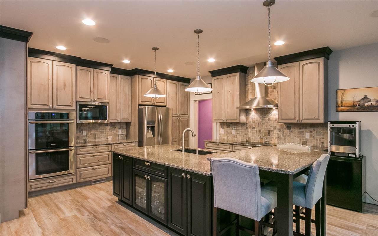 2448MUDDY CREEK LN, Coralville, IA 52241