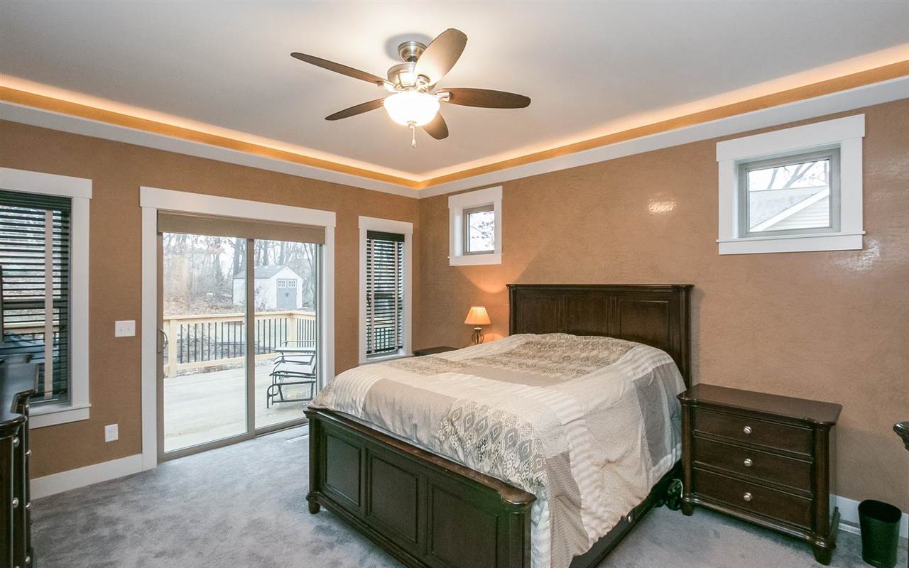 2448MUDDY CREEK LN, Coralville, IA 52241