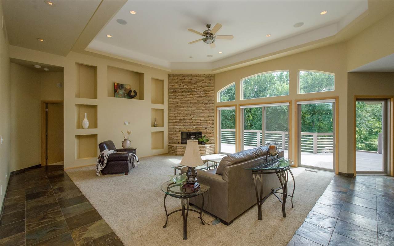 520Highland Park Ave, Coralville, IA 52241