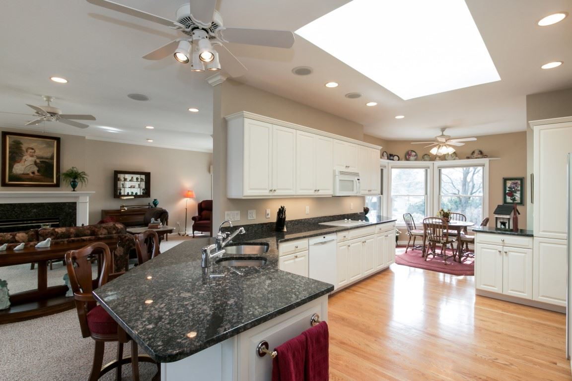 2344 E Washington, Iowa City, IA 52245