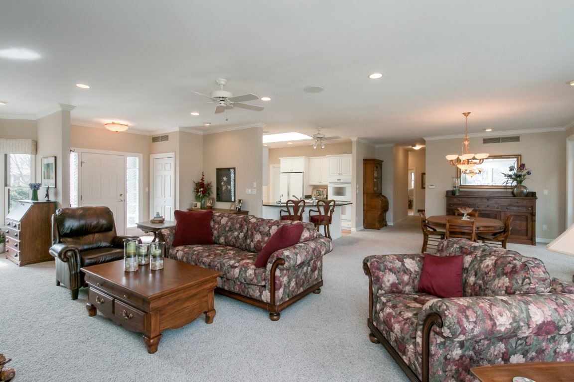 2344 E Washington, Iowa City, IA 52245