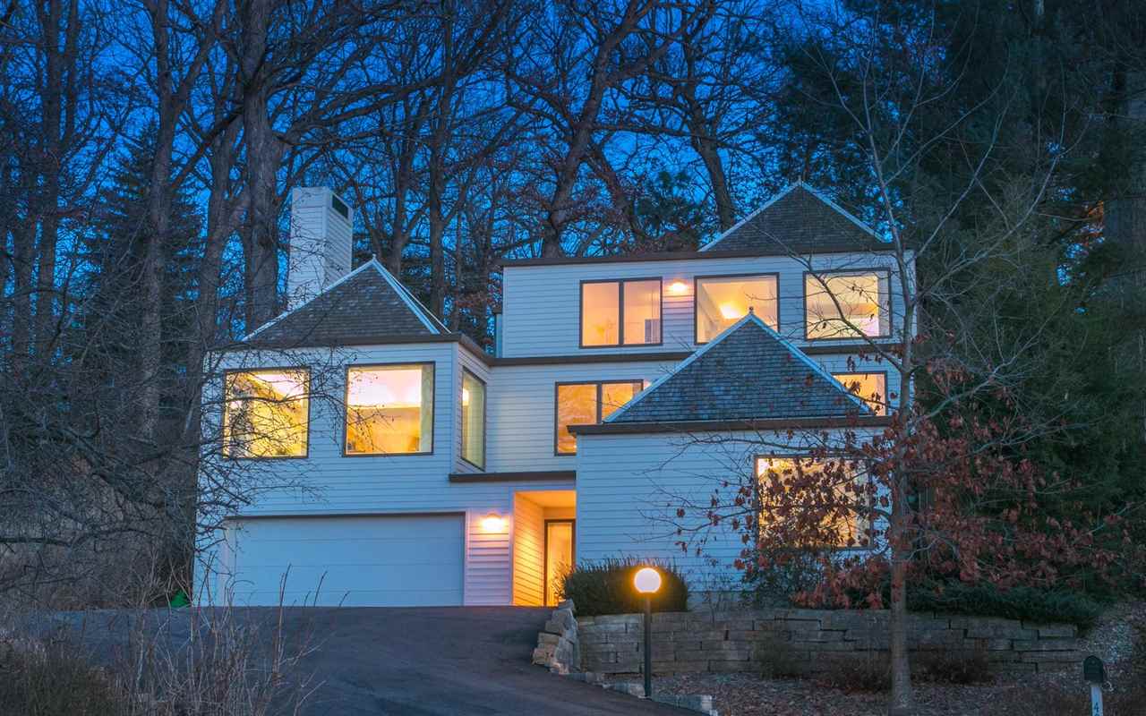 406Rocky Shore Dr, Iowa City, IA 52246