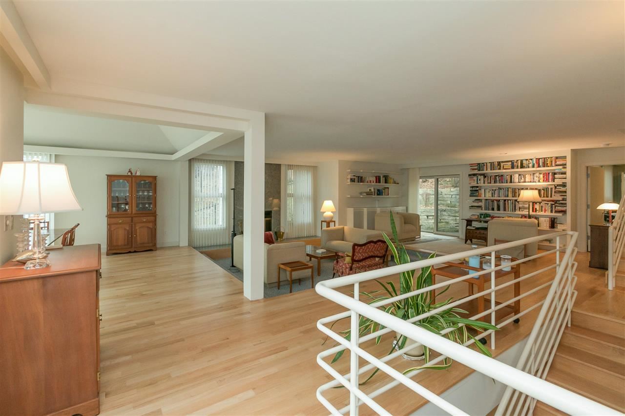 406Rocky Shore Dr, Iowa City, IA 52246