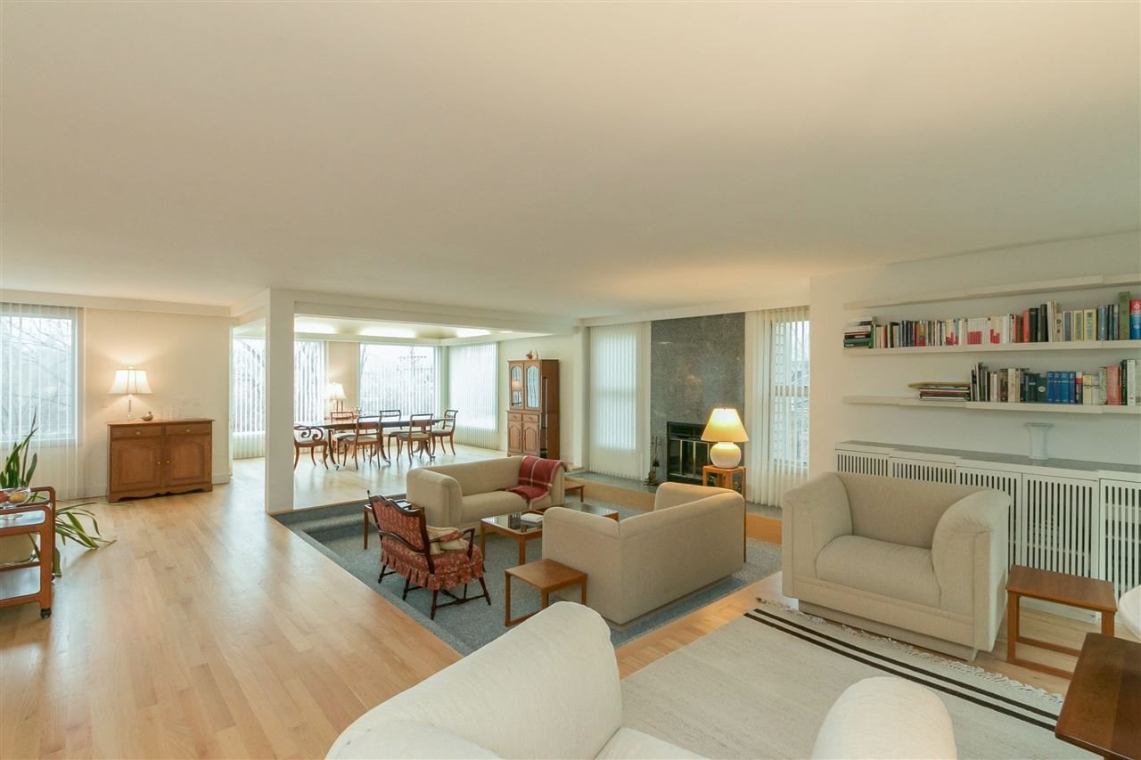 406Rocky Shore Dr, Iowa City, IA 52246