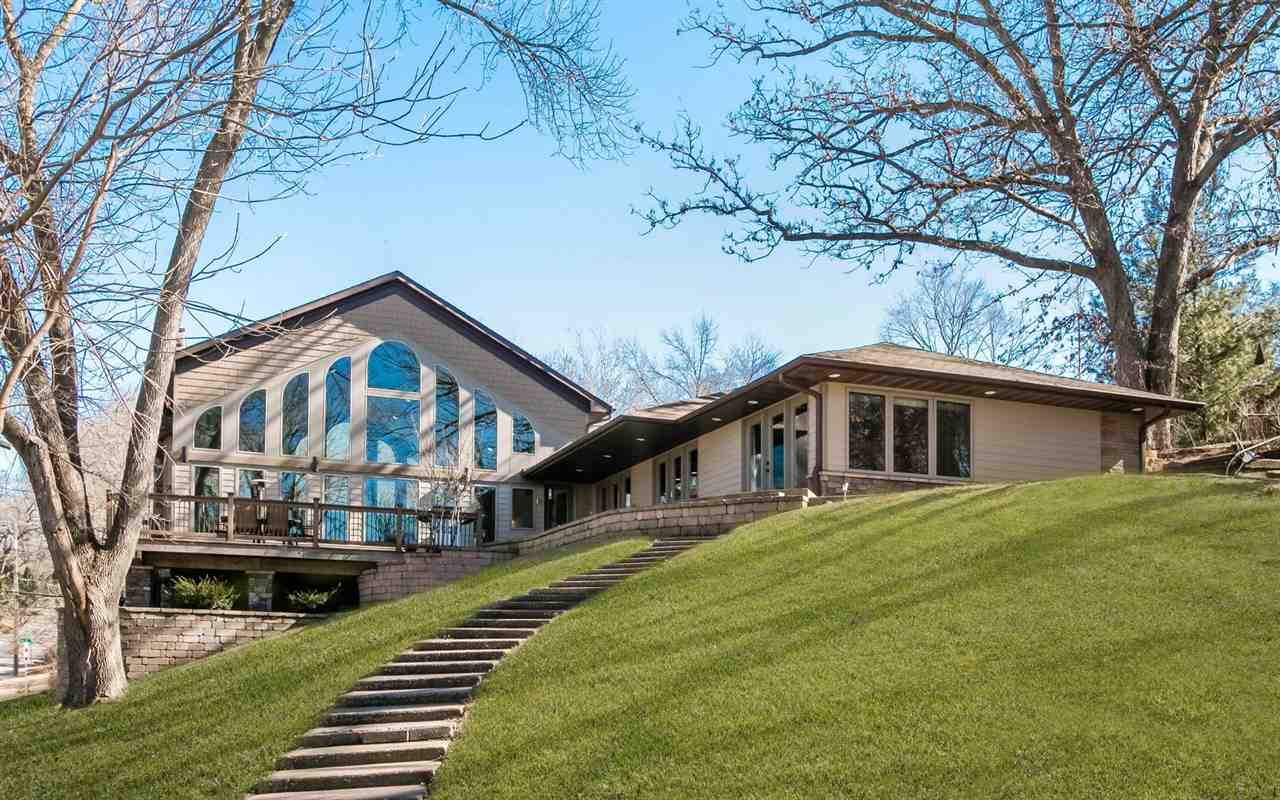 901Park Rd, Iowa City, IA 52246