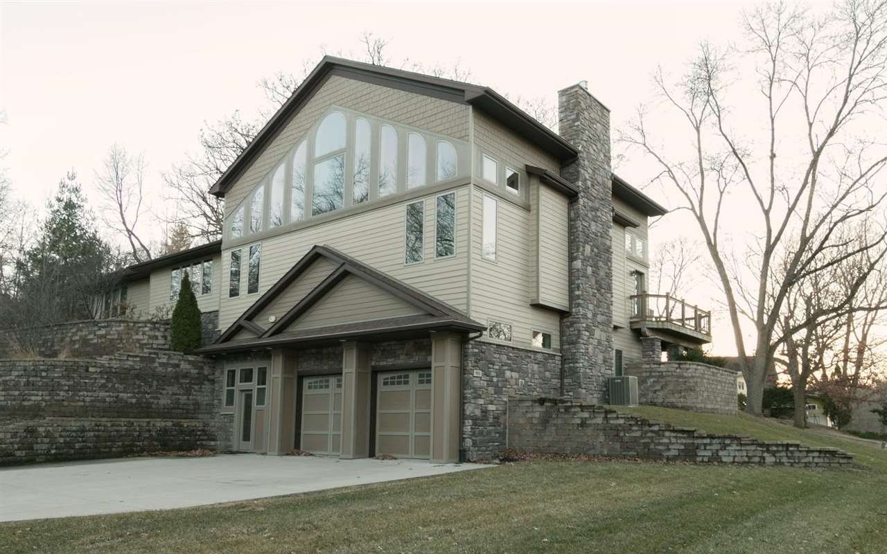 901Park Rd, Iowa City, IA 52246
