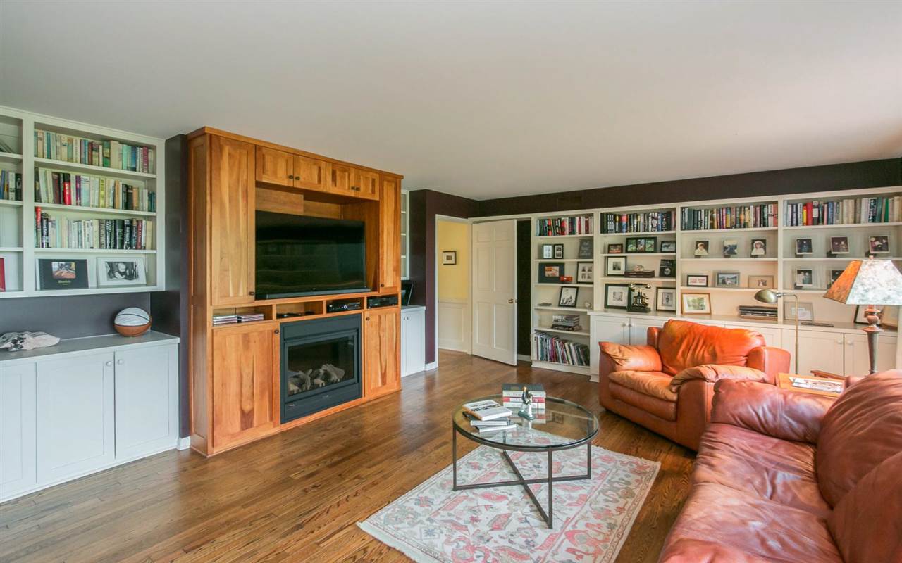 2654 NE Aspen Ct, North Liberty, IA 52317