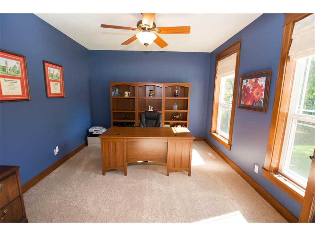 440 Sycamore Court, Robins, IA 52328