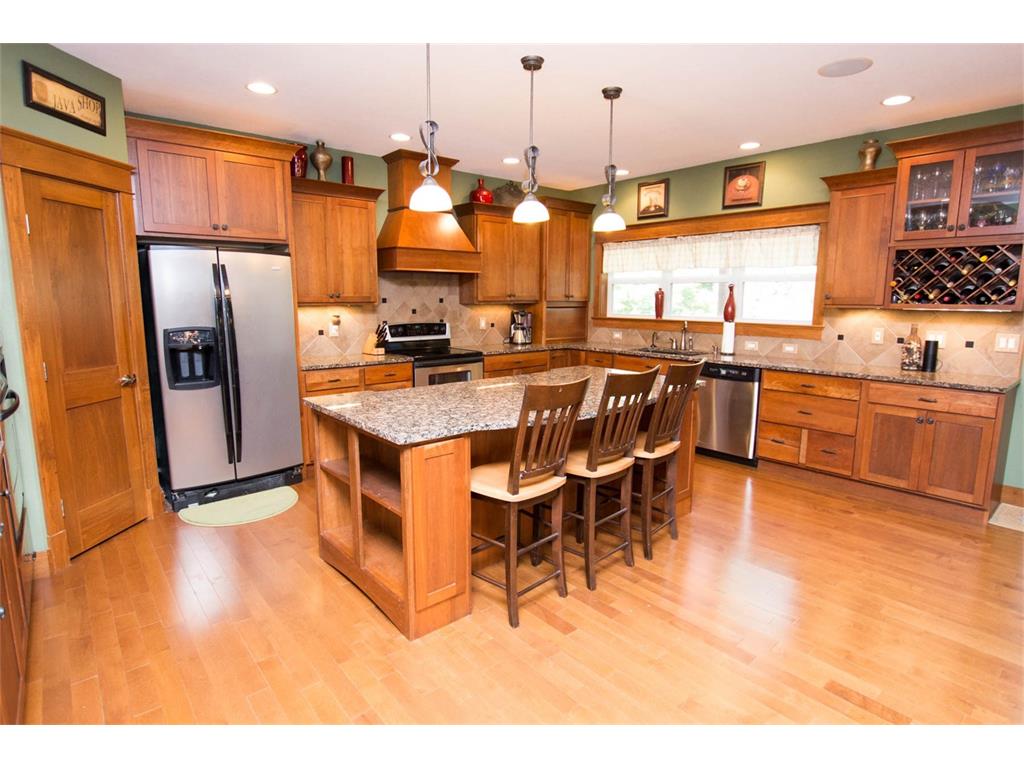 440 Sycamore Court, Robins, IA 52328