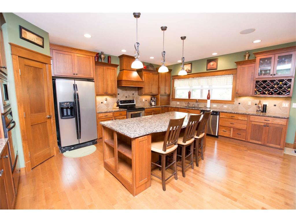 440 Sycamore Court, Robins, IA 52328