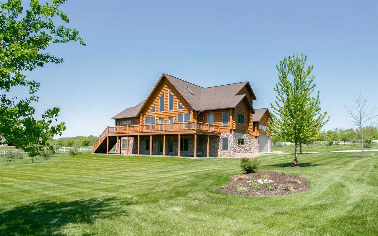 3995Crest View Rd NE, Solon, IA 52333