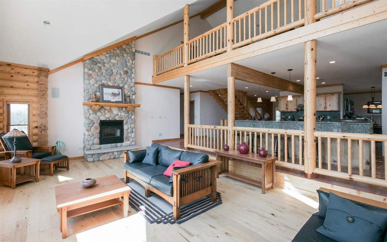3995Crest View Rd NE, Solon, IA 52333