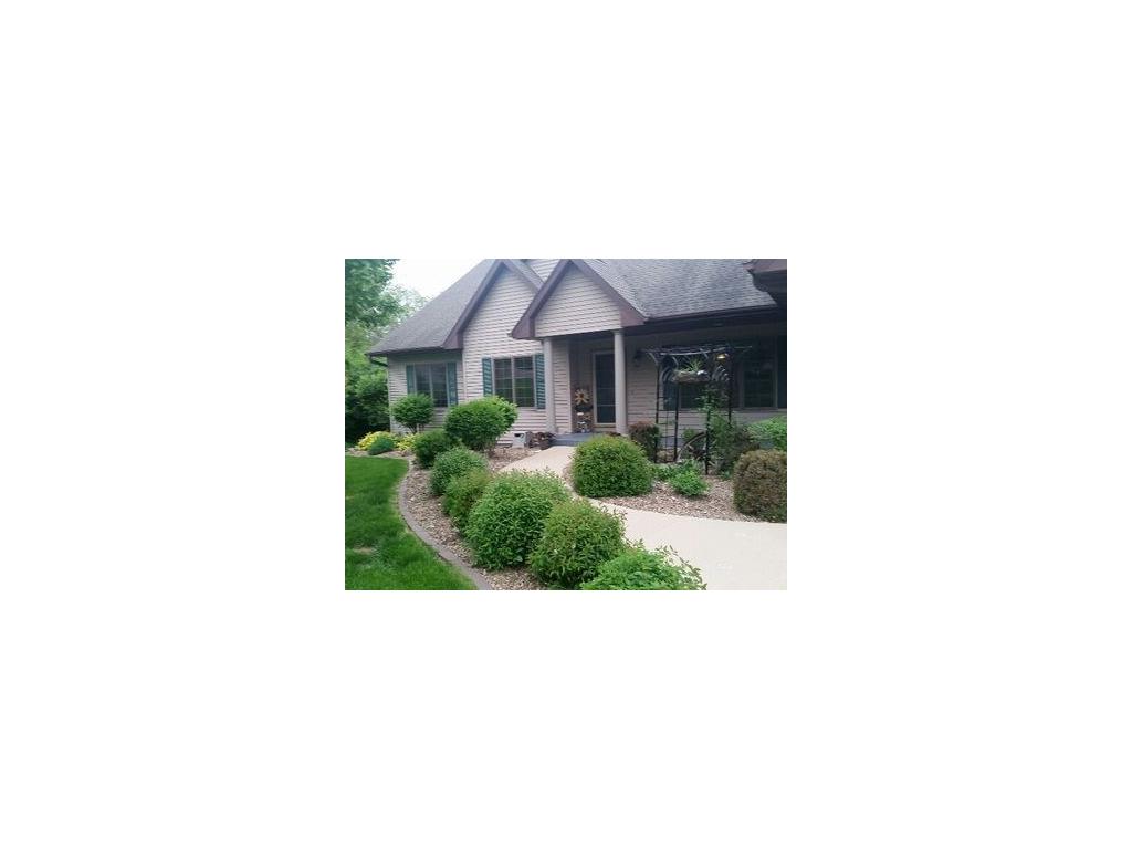 2812 Deer Valley Drive NW, Swisher, IA 52338