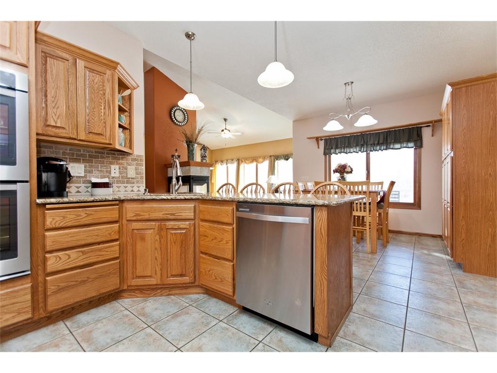 2812 Deer Valley Drive NW, Swisher, IA 52338