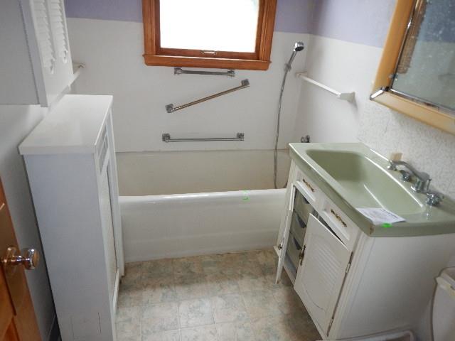 204 6th StVan Horne, IA, 52346Benton County