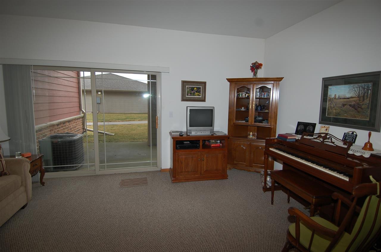 325 & 375 W 18th, Washington, IA 52353