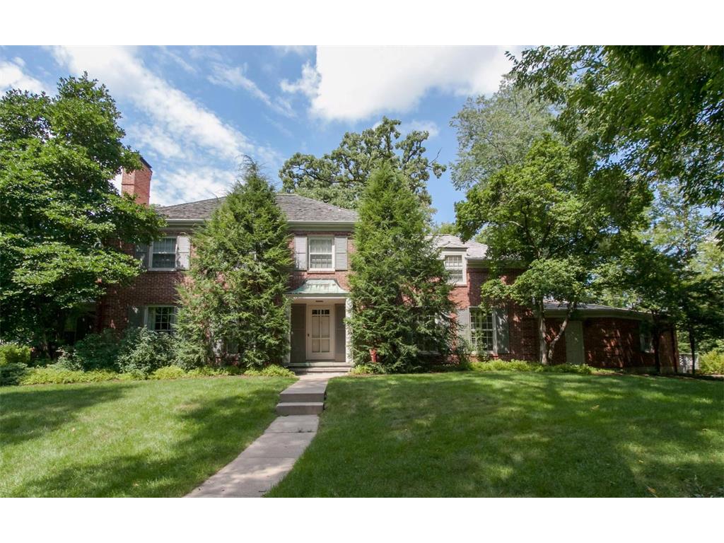 2184 Linden Drive SE, Cedar Rapids, IA 52403