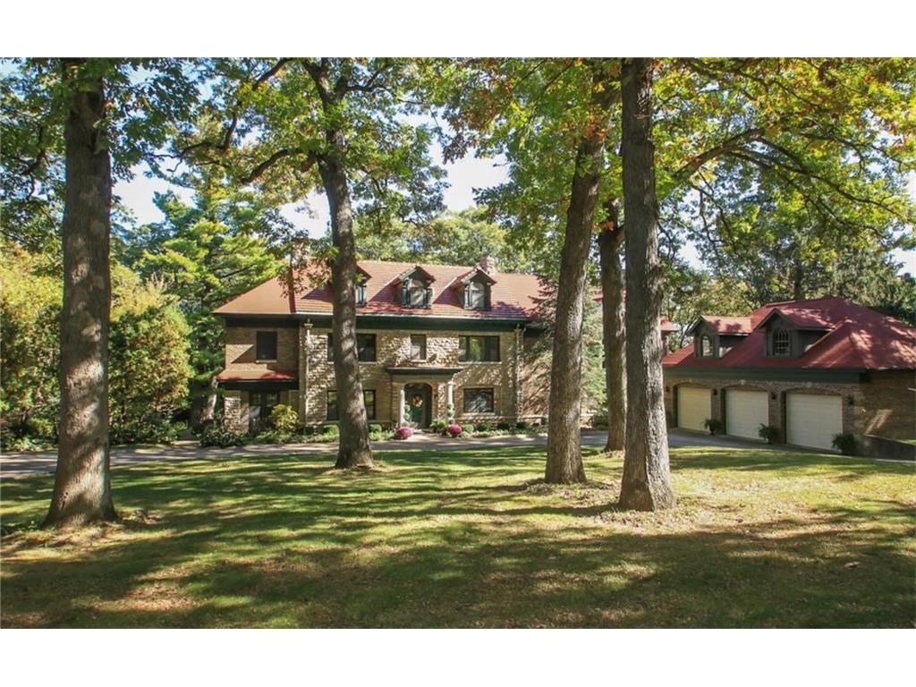2075 Cottage Glen Road SE, Cedar Rapids, IA 52403