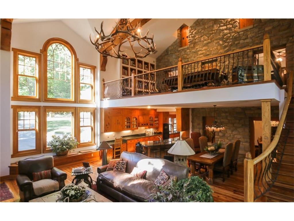 2075 Cottage Glen Road SE, Cedar Rapids, IA 52403