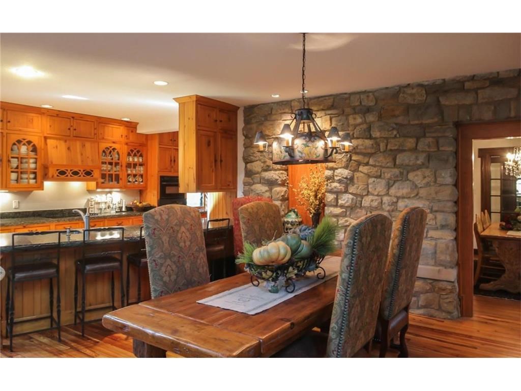 2075 Cottage Glen Road SE, Cedar Rapids, IA 52403