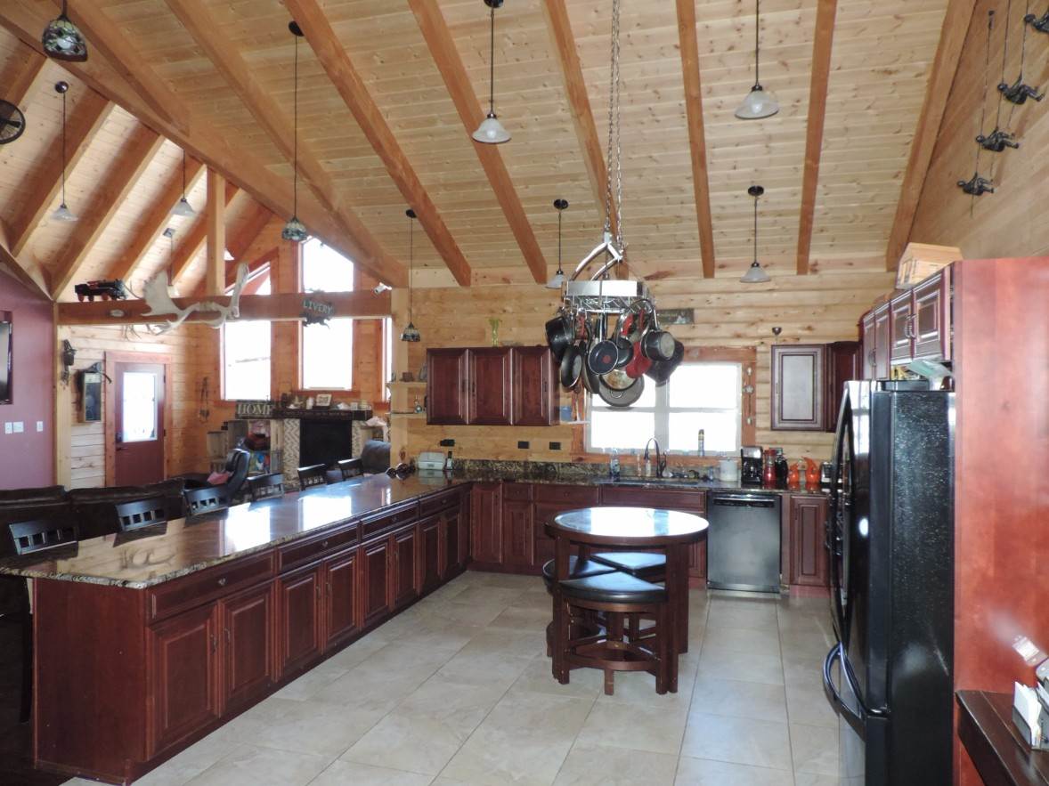 6006 SW Old Bridge Rd, Cedar Rapids, IA 52404