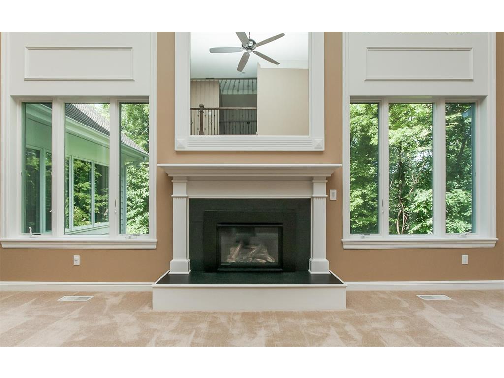 3985 Greystone Drive NE, Cedar Rapids, IA 52411