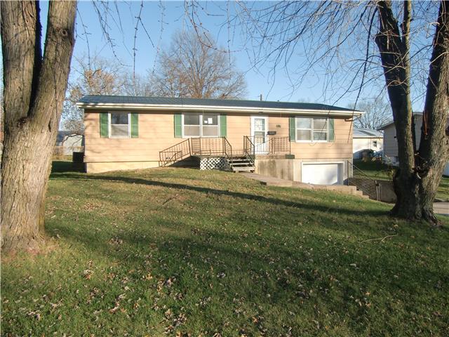 406 Elm StBloomfield, IA, 52537Davis County