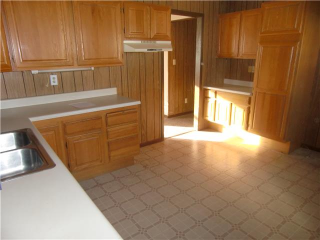 406 Elm StBloomfield, IA, 52537Davis County