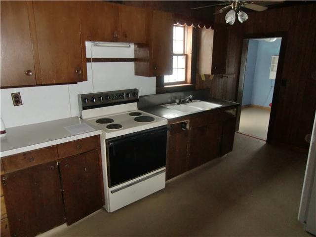 2377 Pilgrim PathOskaloosa, IA, 52577Mahaska County