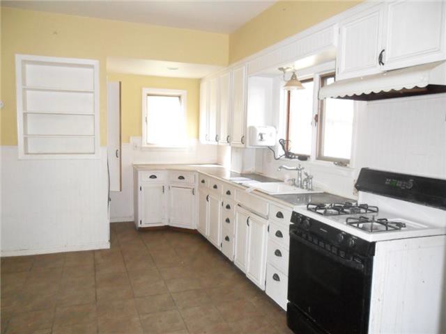 413 S Gunnison StBurlington, IA, 52601Des Moines County