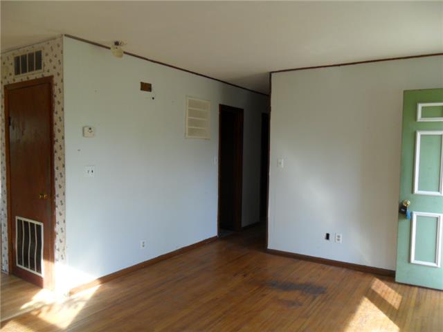 201 E Linder StNew London, IA, 52645Henry County