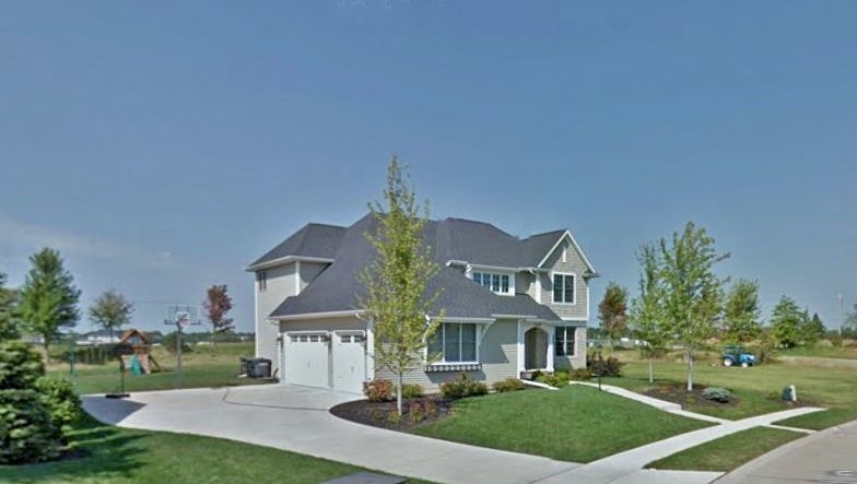 6536BLACKBERRY Lane, Bettendorf, IA 52722