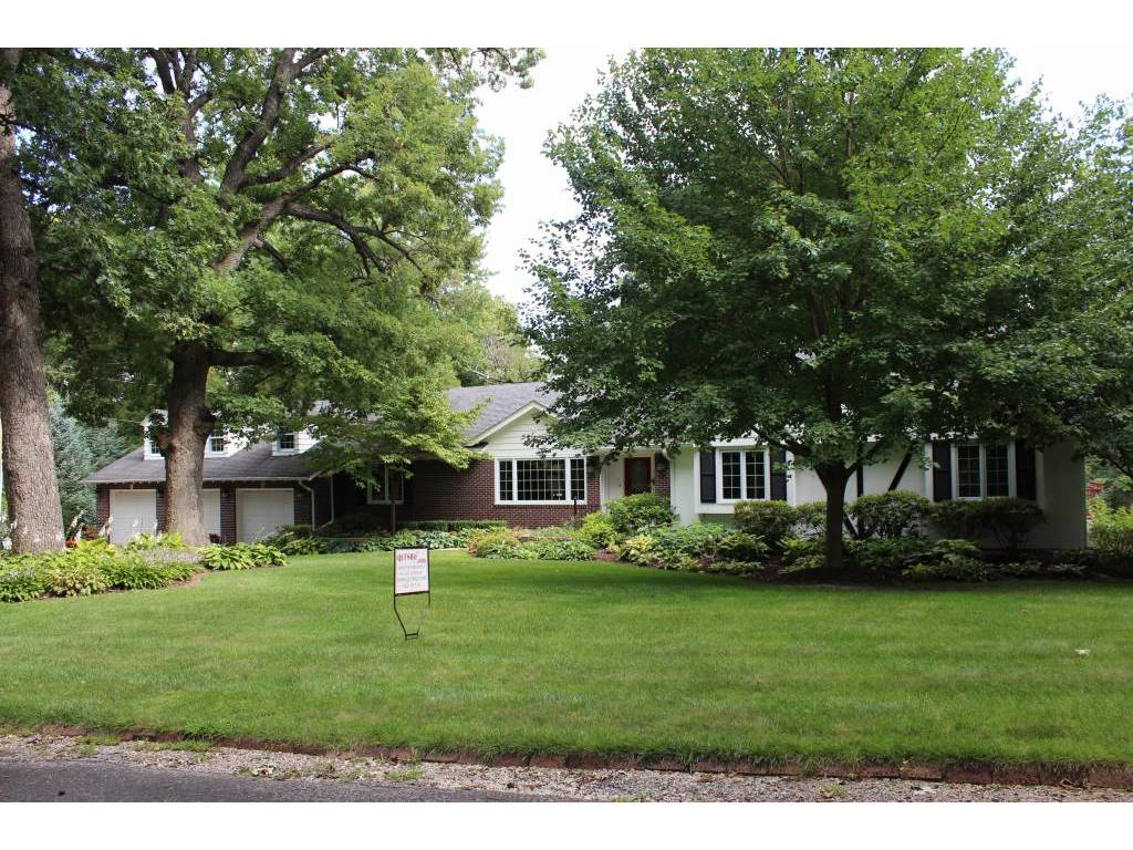 7 Oak ParkDrive, Bettendorf, IA 52722