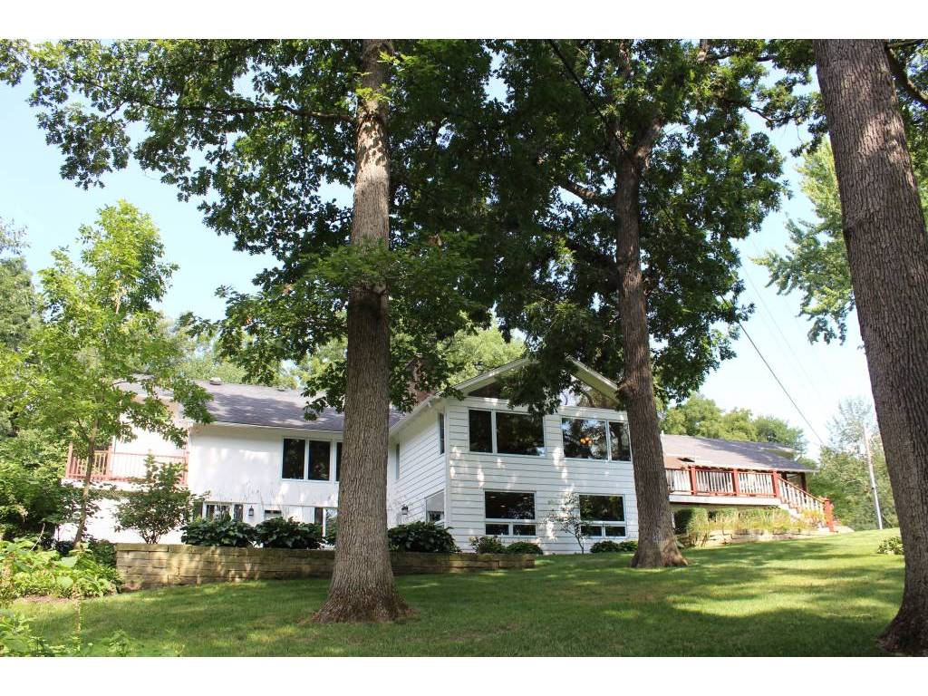 7 Oak ParkDrive, Bettendorf, IA 52722