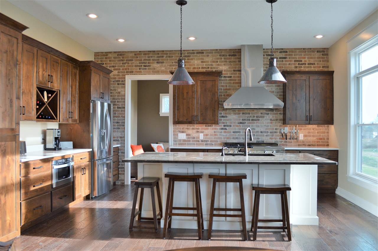 5510WILLMEYER Drive, Bettendorf, IA 52722