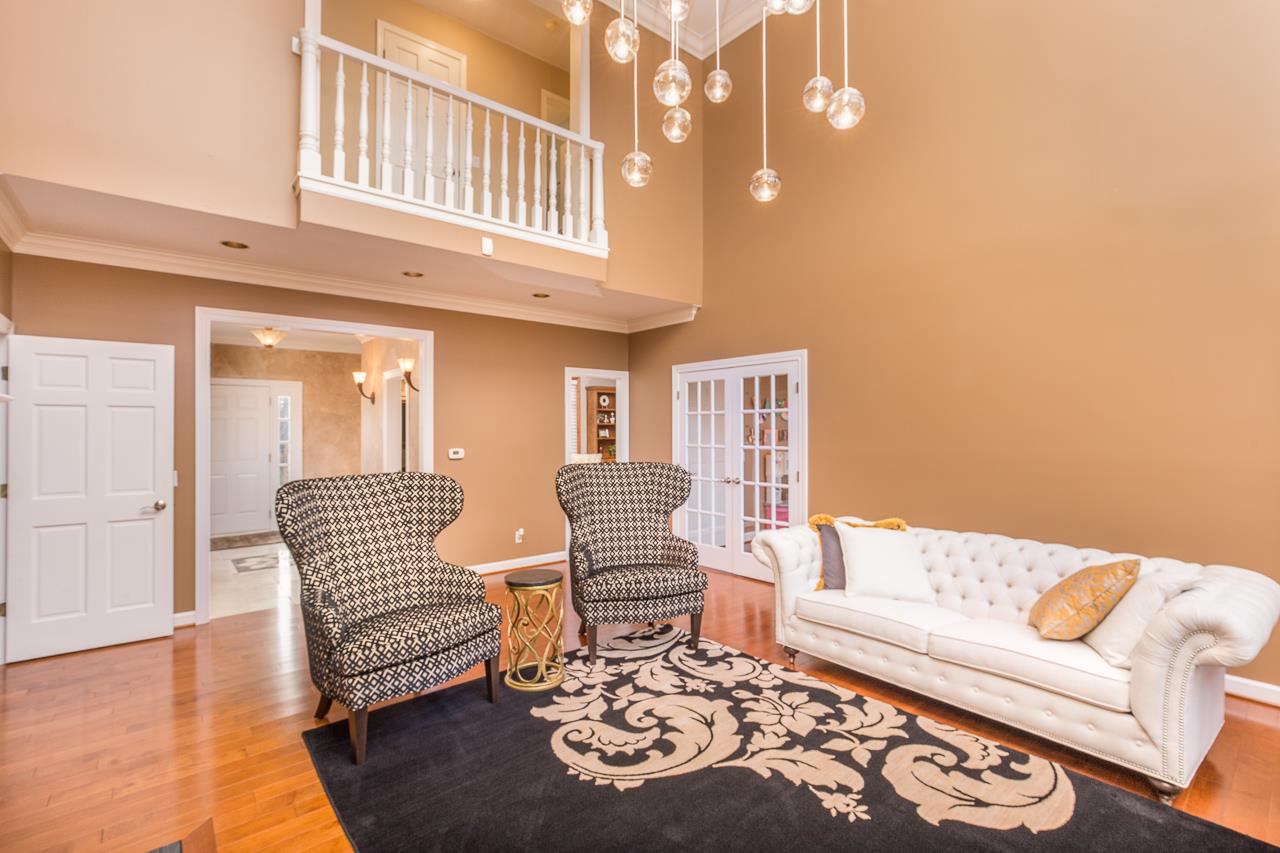 2236ST ANDREWS Circle, Bettendorf, IA 52722