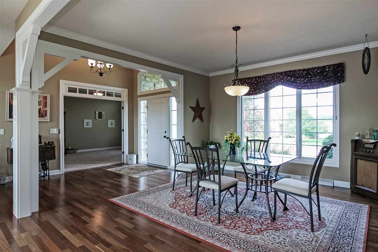 5021PIGEON CREEK Trail, Bettendorf, IA 52722