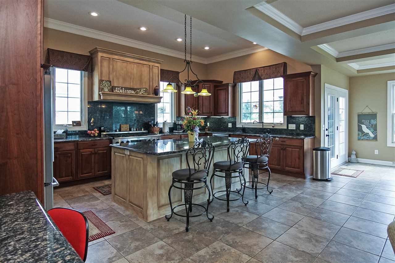 5021PIGEON CREEK Trail, Bettendorf, IA 52722