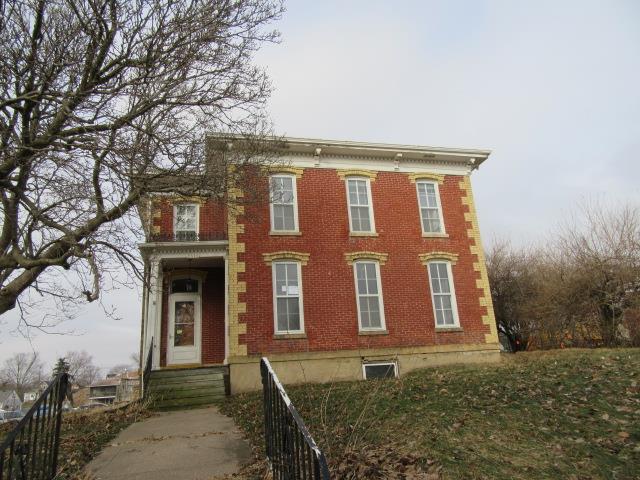 2516 Pershing BlvdClinton, IA, 52732Clinton County