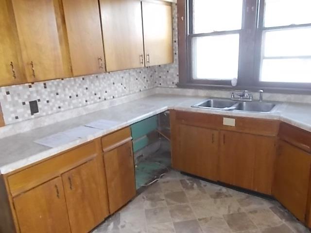 735 7th Ave SClinton, IA, 52732Clinton County
