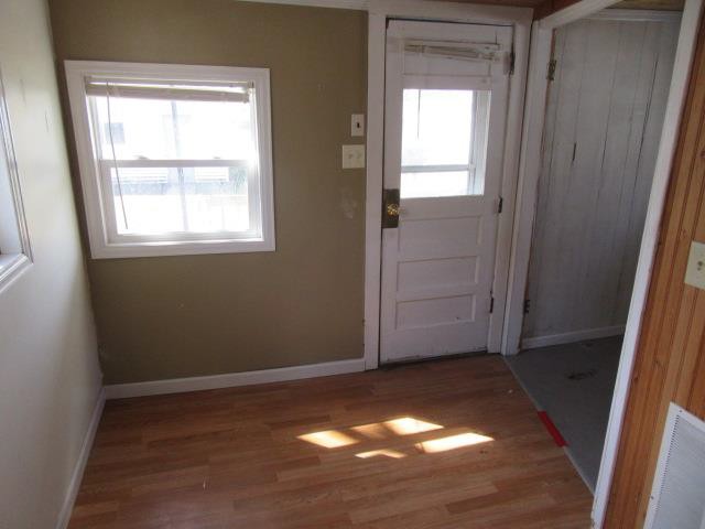637 Locust PlClinton, IA, 52732Clinton County