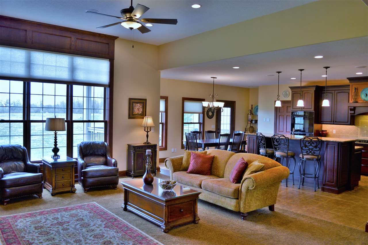 22PEBBLE CREEK Circle, Le Claire, IA 52753